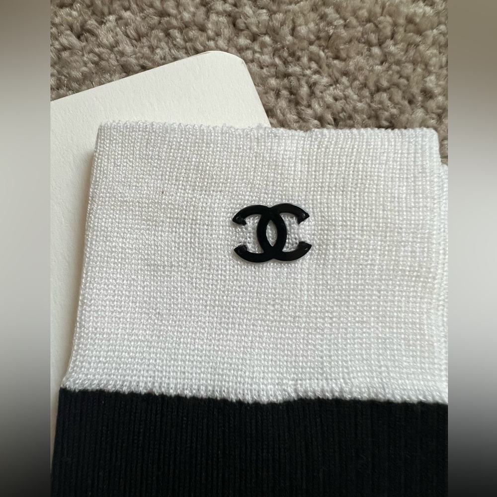 Chanel 25K socks size medium black white cc logo - Picture 2 of 6